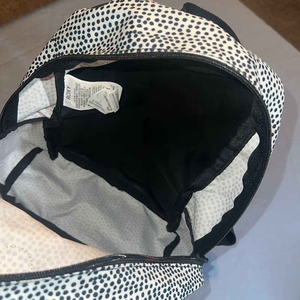 NWOT Roxy Black and White Polka Dot Backpack - Picture 3 of 6